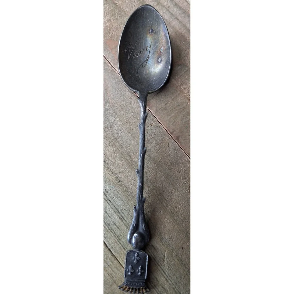 Vintage Vimy France‎ Souvenir Spoon Twig Handle Fleur-de-Lis Crest Heraldic